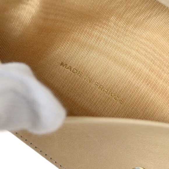 Chanel White Calfskin Six Hook Key Case Small Good 195141 - Picture 6 of 12